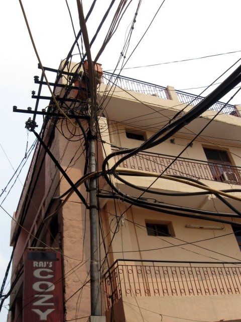 Indians build the weirdest, most complicated, dangerous constructions, pleqse let this won't hold you back of visiting India ;-)