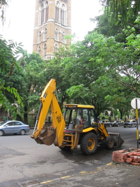 not often, but sometimes heavy machinery came into place, I felt joyriding for a second ;-)