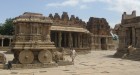 The chariot from a different angle, and give a hand to our Hampi cameo! ;-)
