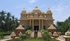 A beautiful temple, discovered when touring around Chennai, inside was full of rugs, where we chilled some time, since the excruciating heat of south India really got to us ;-)