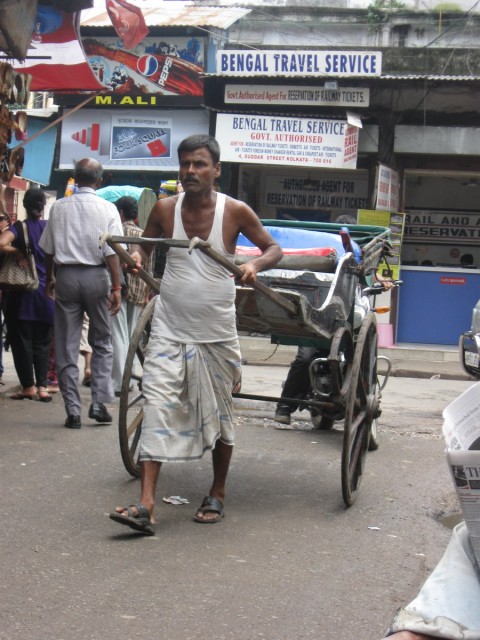 Welcome to Kalkuta, though this guy is not too happy about it ;-)