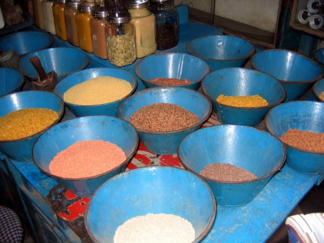 Spice market in Kalkuta, a wide diversity of original and strong scented spices...we made our little selection and invite you some time to experience them sometime