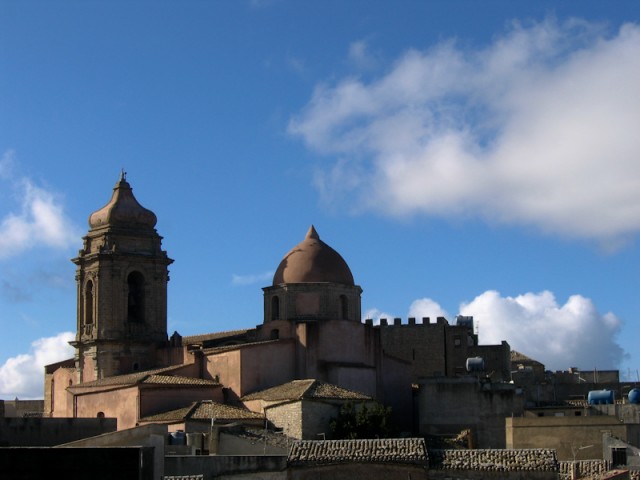 Chiesa Matrice domineert de oude stad