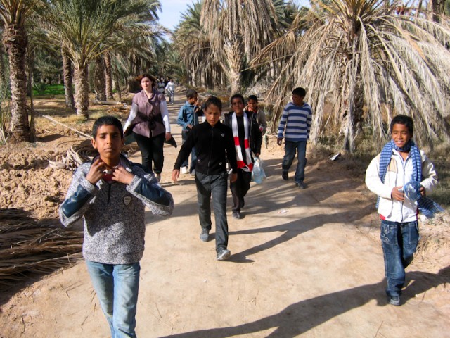 op zoek naar het desert festival